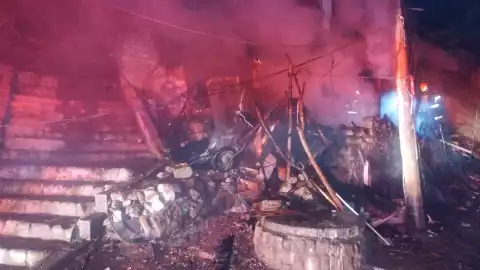 Zapopan: Bomberos extinguen incendio en vivienda improvisada