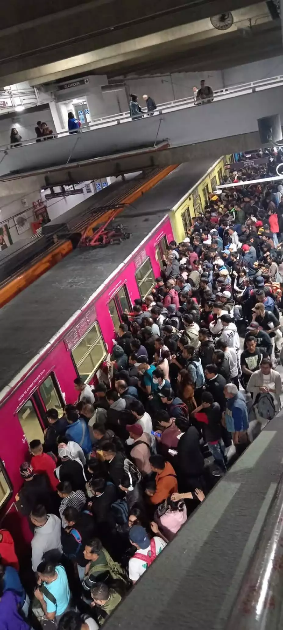 retrasos en linea A metro de la CDMX