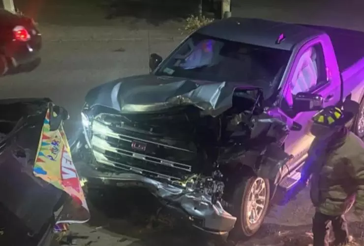 Accidente en Zacatecas Conductor se da a la fuga tras fuerte choque contra una camioneta en Colinas del Padre