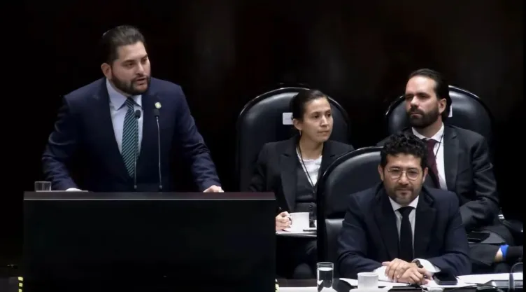 Oposición encara a Marath Bolaños en San Lázaro.