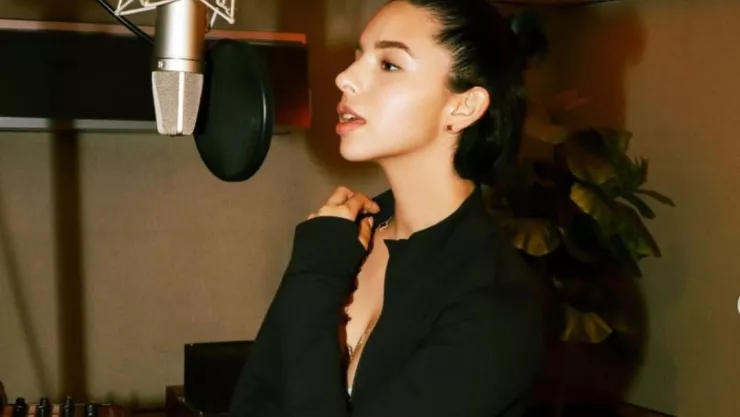 Ángela Aguilar sufre de una enfermedad por las críticas a su romance con Christian Nodal