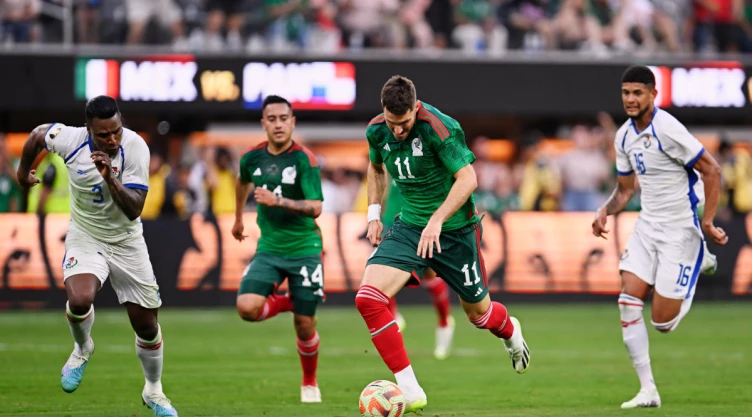 Santiago Giménez con la Selección Mexicana ante Panamá en la Copa Oro 2023