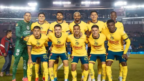 ¿A qué hora juega el América y cuál será su alineación contra Pumas en el Clásico Capitalino?