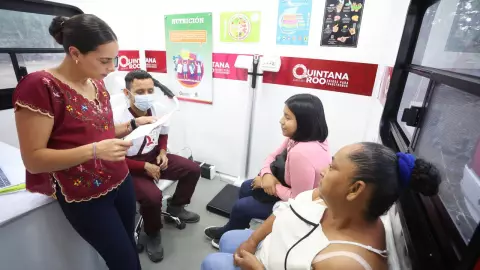 Acercan servicios de salud a los cancunenses