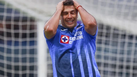 Iván Morales con Cruz Azul