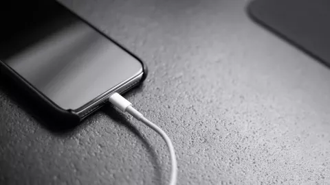 Esta es la razón por la que deberías cargar tu teléfono en modo avión.jpg