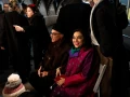 La madre de Zohran Mamadni, Mira Nair, y su padre, Mahmood Mamdani, observan mientras toma juramento como alcalde de la ciudad de Nueva York en la estación Old City Hall, Nueva York