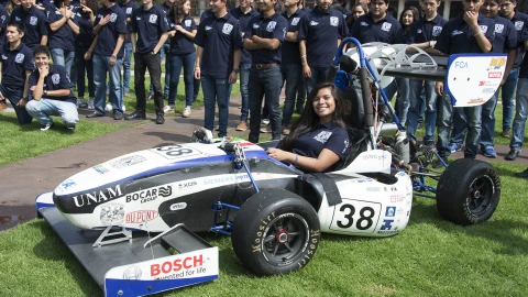 UNAM Motosports exhibe autos que construyó tipo Fórmula 1
