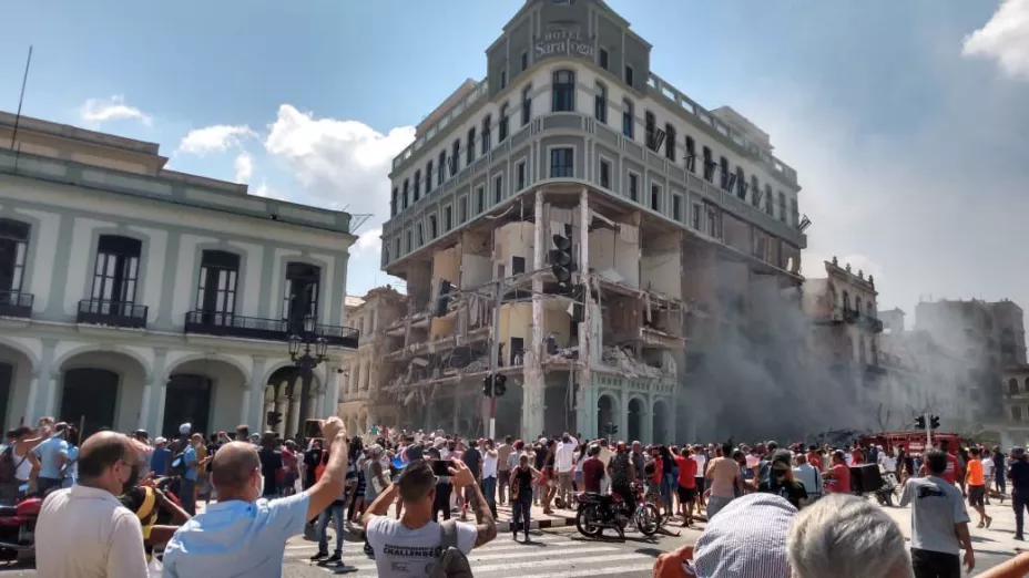 Explosión fatal en Cuba derrumba parcialmente un hotel y deja víctimas