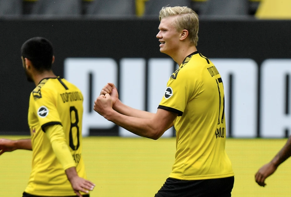 Haaland guardo distancia tras anotar el primero del partido.