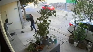 Video hombre enfrenta ladrón Jardines de los Naranjos León