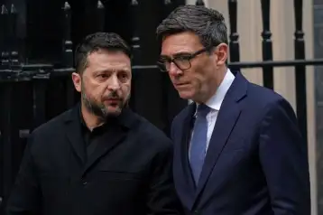 Volodymyr Zelenskyy, presidente de Ucrania, y el premier de RU, Andy Burnham, en Londres.