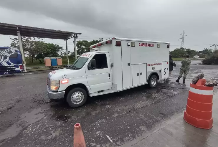migrantes-ambulancia-tabasco.jpg