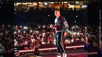 Eduin Caz Sonriendo.jpg