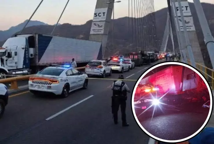 Tráiler se queda sin frenos en el puente Baluarte