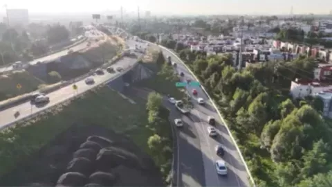 VIDEO: Caos tras choque en incorporación del Periférico Ecológico de Puebla hoy; tráfico intenso