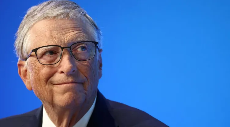¿Quitará trabajos? Estas son las profesiones que sobrevivirán a la Inteligencia Artificial, según Bill Gates