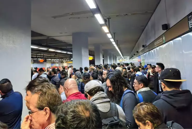 Metro CDMX y Metrobús con retrasos