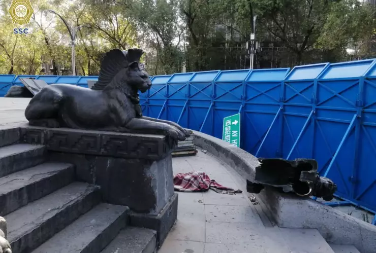 Fiscalía capitalina rechaza que hayan sido liberados los sujetos acusados de cortar esculturas en monumento de Reforma