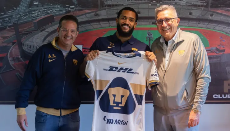 Juninho en Pumas