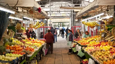 El Instituto Nacional de Estadística y Geografía (Inegi) informó que la inflación en México alcanzó su menor nivel desde 2021 en la primera quincena de junio de este año.