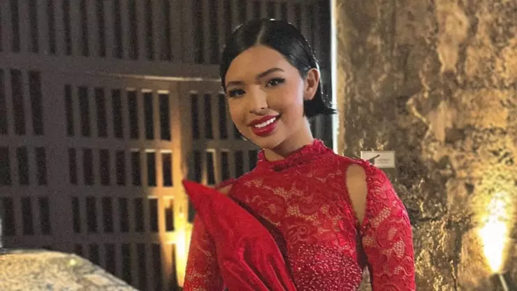 Angela Aguilar.