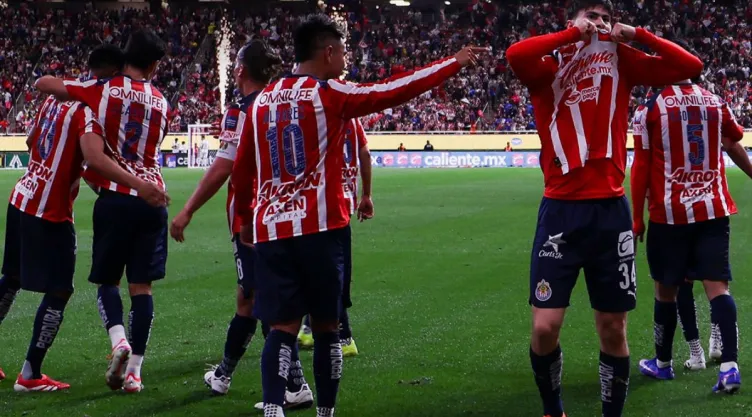 milito-preocupado-cancha-cuauhtemoc-cruz-azul-chivas.jpg