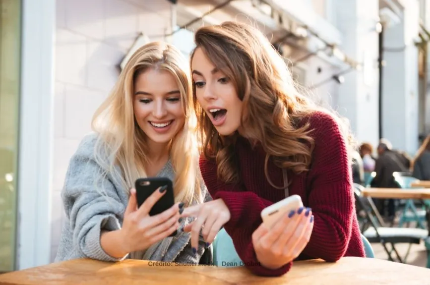 amigas celular.jpg