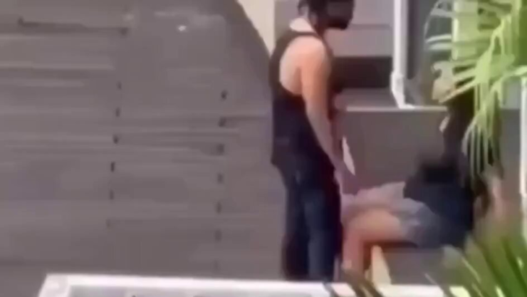 Hombre intenta ahogar a su esposa