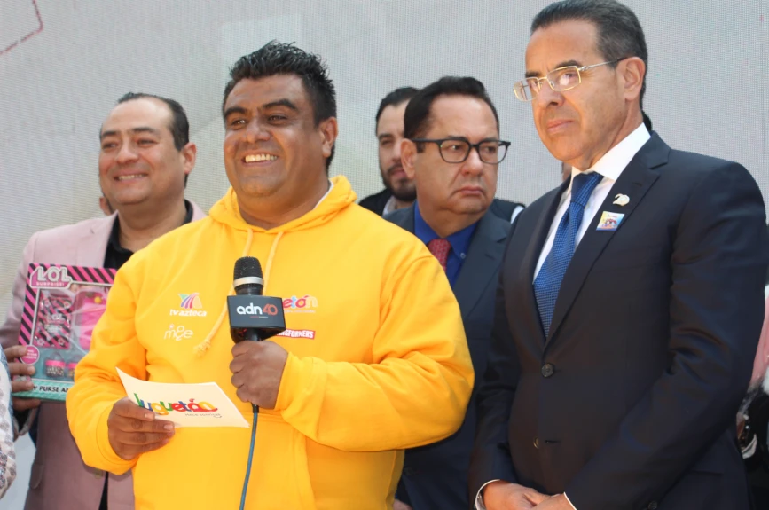 También invitó al público a visitar su stand en la Villa Juguetón