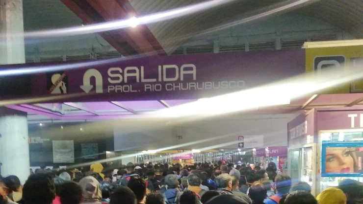 Metro CDMX: Usuarios reportan retrasos de hasta 15 minutos en 5 líneas