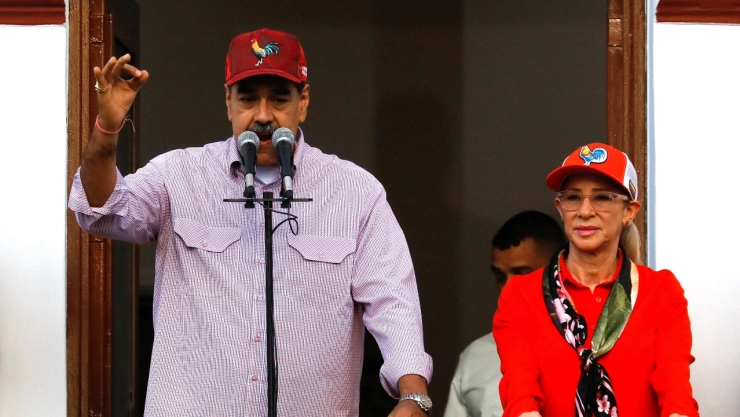 Bajo Trump, la fiscal Pam Bondi anuncia incautación de 30 toneladas de cocaína ligadas a Maduro y sus socios.