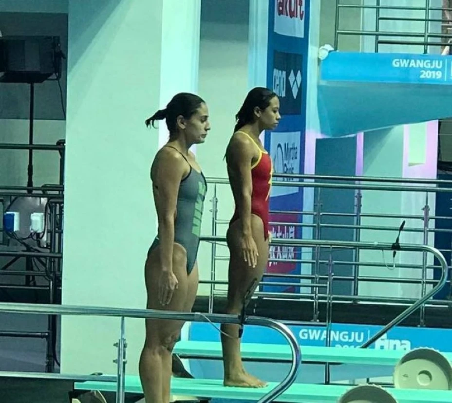 PAOLA ESPINOSA Y MELANY HERNÁNDEZ
