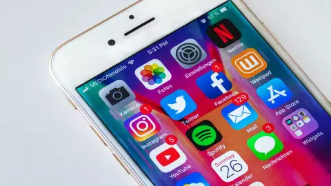 Menores y redes sociales