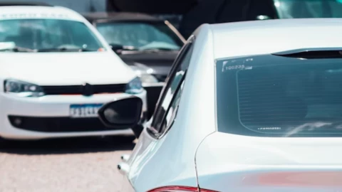 Se sacrifica sin dudar para salvar a su esposa y muere atropellado: lo llaman Superman real