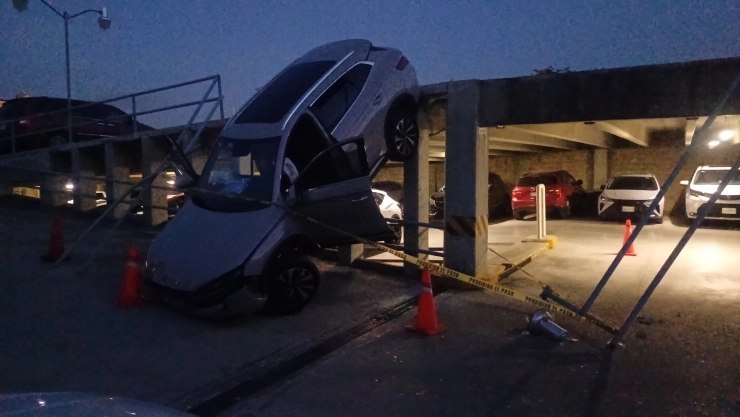 Accidente en estacionamiento de Mérida