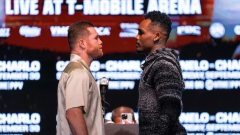 Bolsa de la pelea Canelo vs. Charlo: ¿Cuánto dinero ganaría Saúl Álvarez?