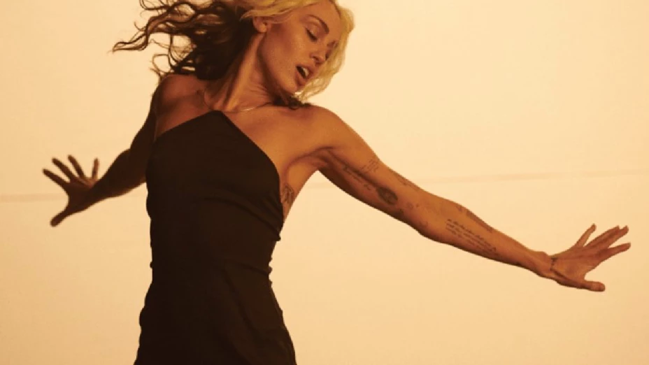 Miley Cyrus lanza “Endless Summer Vacation”, su octavo álbum de estudio