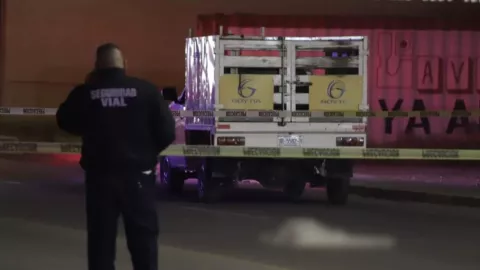 ¡IMÁGENES FUERTES! Niña de dos años muere atropellada luego de soltarle la mano a su madre