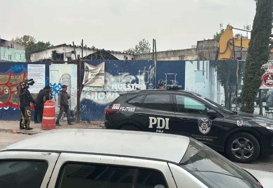 Hallan restos óseos en construcción de Paseo de la Reforma.webp