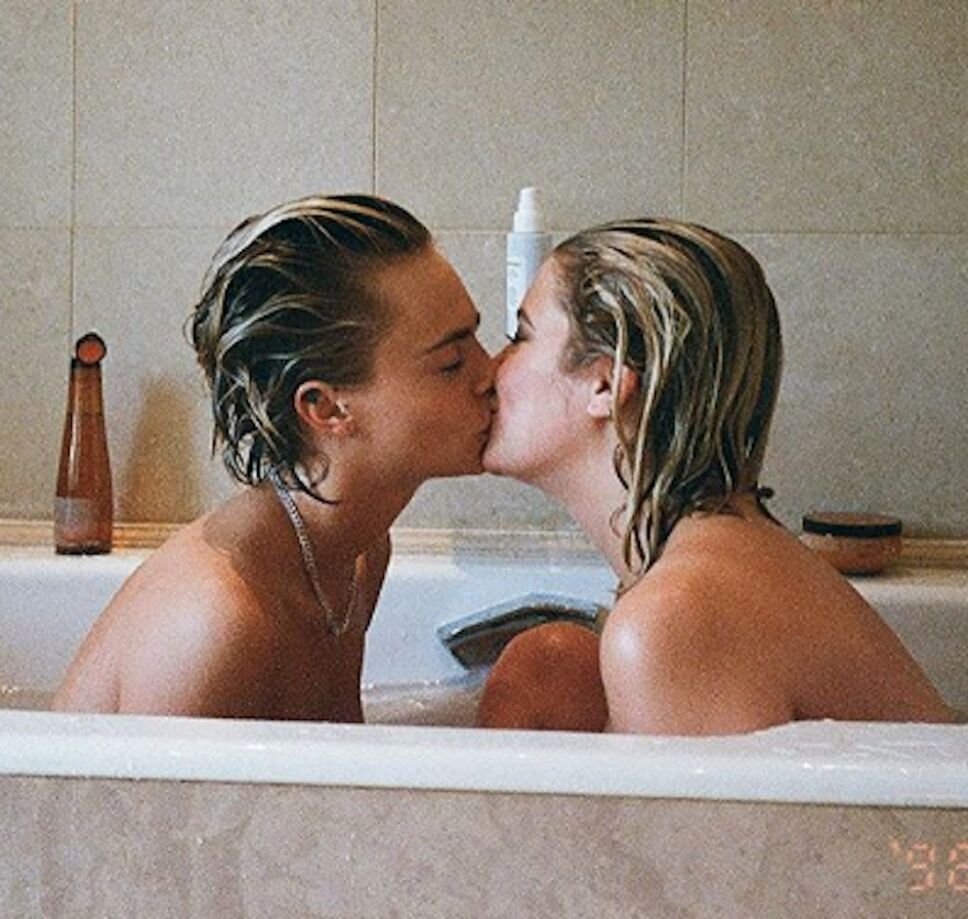 Cara Delavigne y Ashley Benson