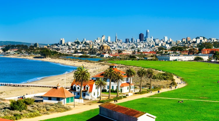 una vista de San Francisco y sus icónicas costas