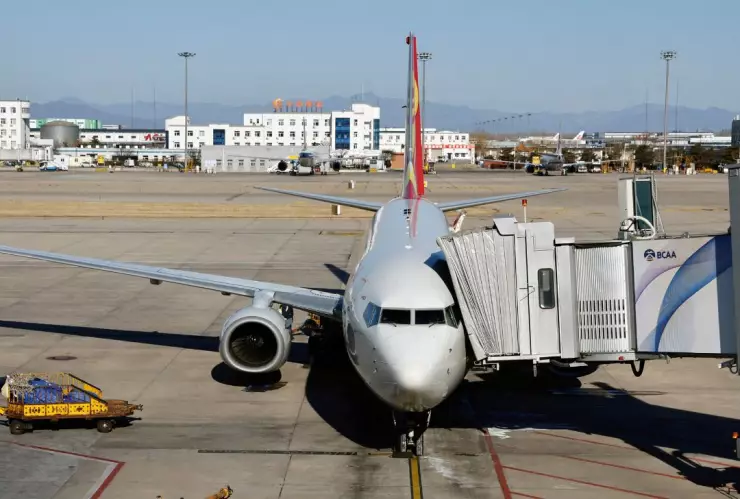 Turbina de avión succiona y mata a trabajador de aeropuerto