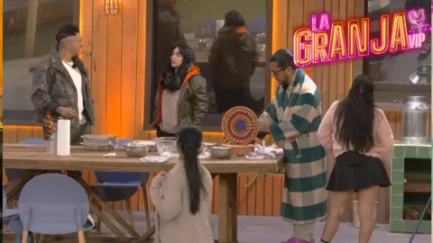 Kim Shantal exhibe a Eleazar Gómez en La Granja VIP y le dice incongruente.