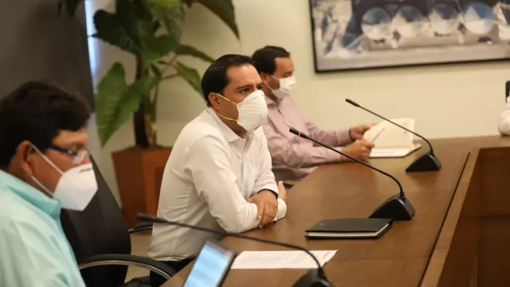 Gobernador de Yucatán da positivo a COVID-19