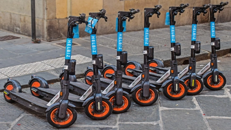Adiós a los scooters en madrid, priorizan la seguridad peatonal
