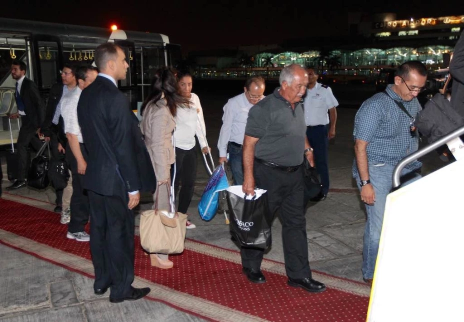 Primera foto del regreso de mexicanos atacados en Egipto