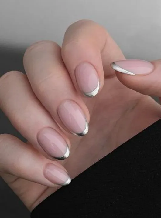 diseños de uñas largas para lucir en Año Nuevo