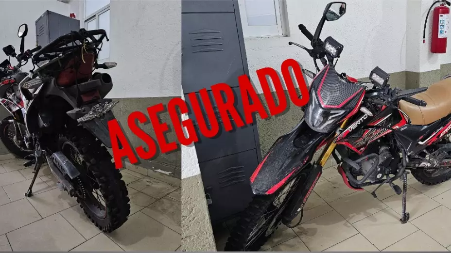 Los presuntos implicados huyeron en una moto.