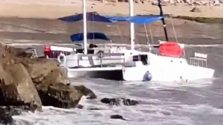 Catamarán se avería en Mazatlán